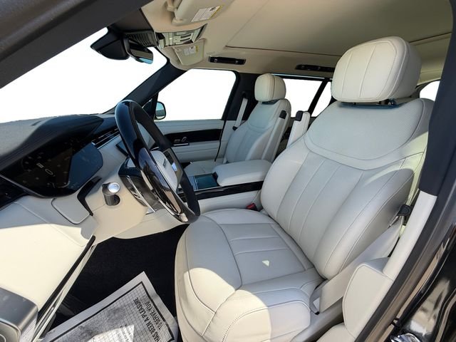 New 2026 Santorini Black Land Rover SE image 10