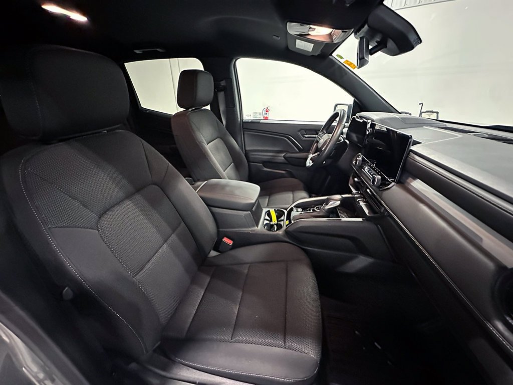 Used 2025 Gray Chevrolet LT image 27