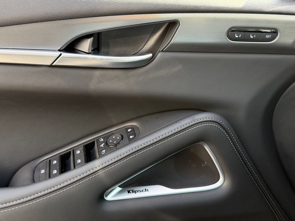 New 2027 GRAPHITE SHADOW INFINITI Luxe FWD image 25