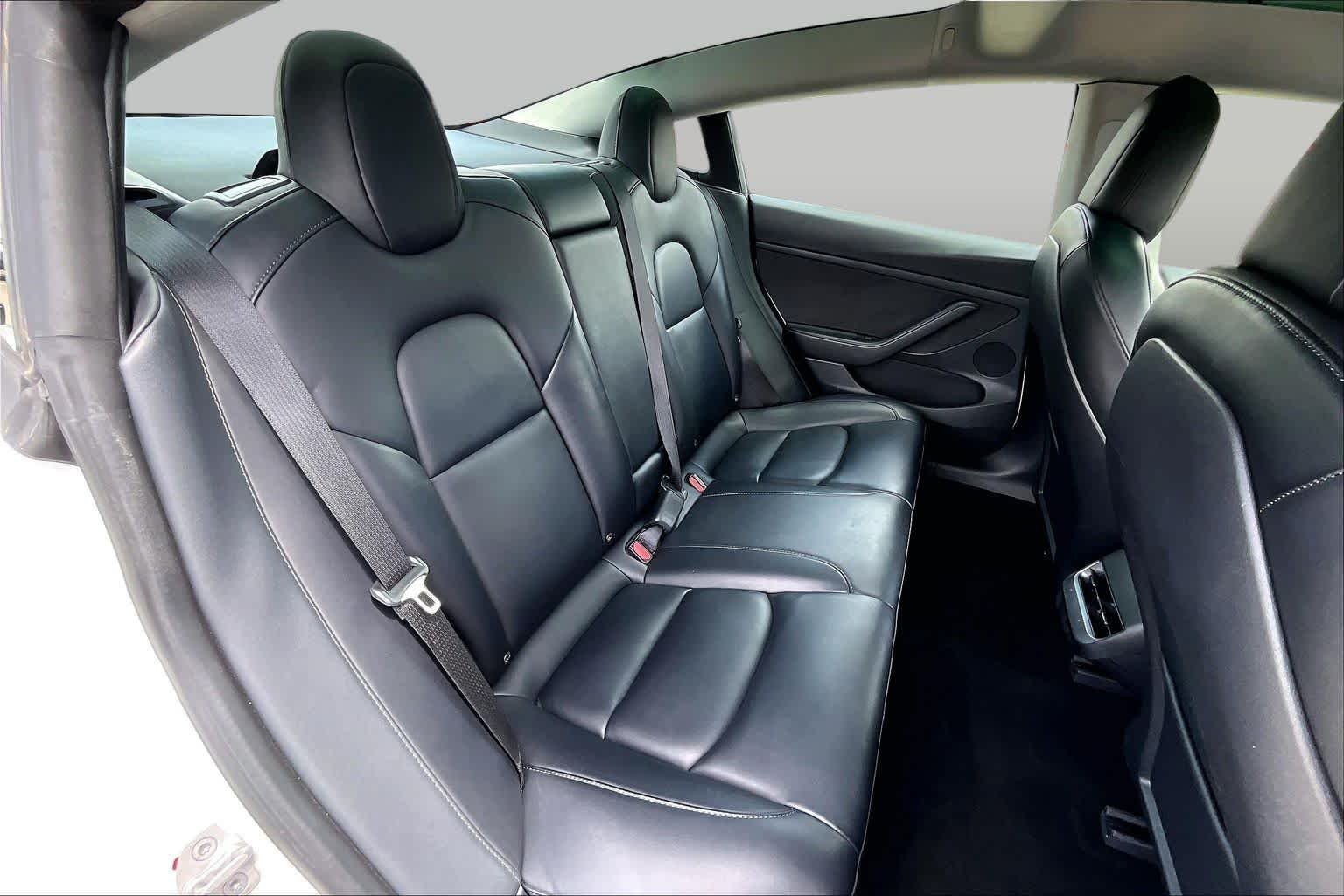 Used 2022 Pearl White Multi-Coat Tesla  image 17