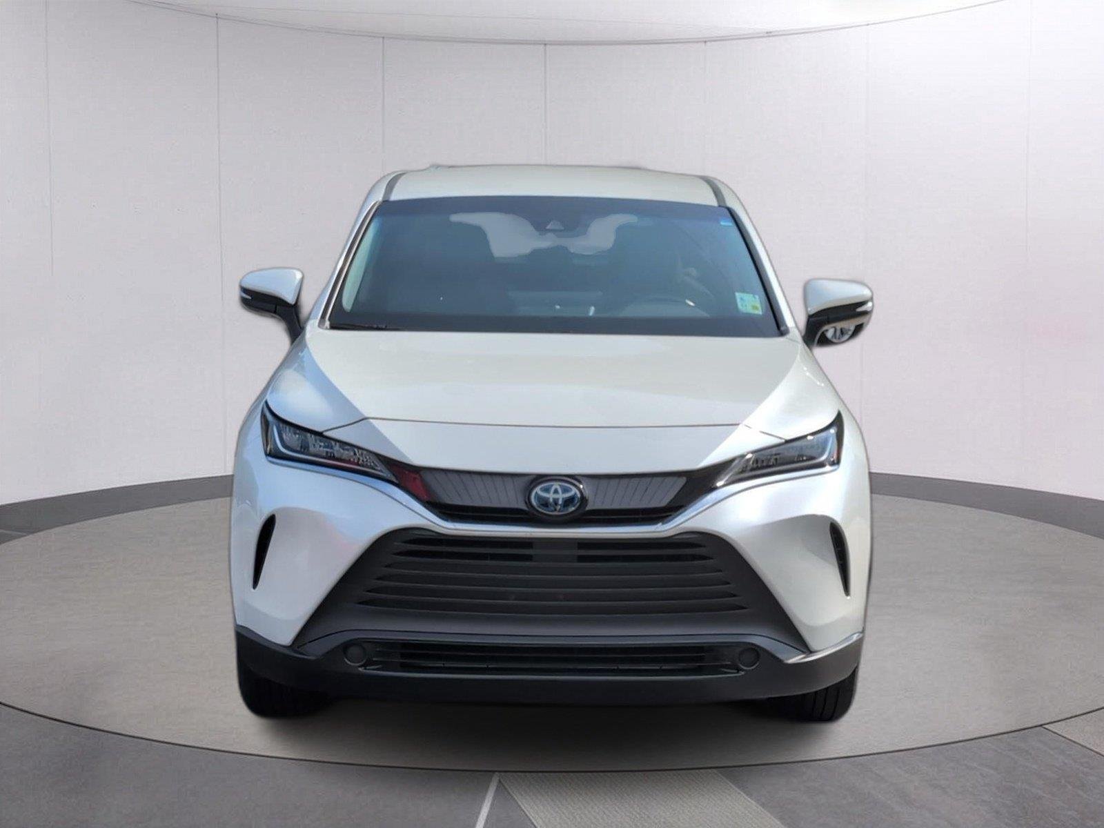 Used 2021 Blizzard Pearl Toyota LE image 9