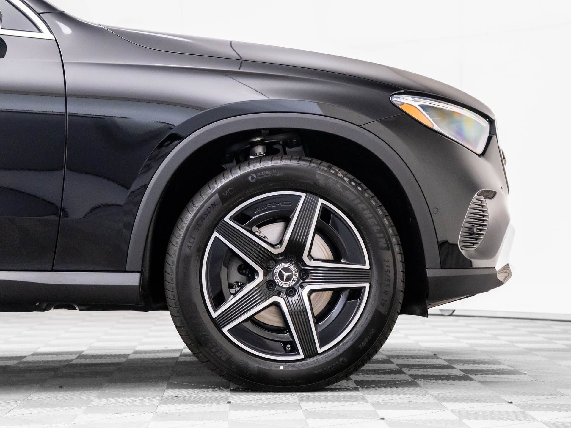 New 2026 Black Mercedes-Benz GLC 300 image 31