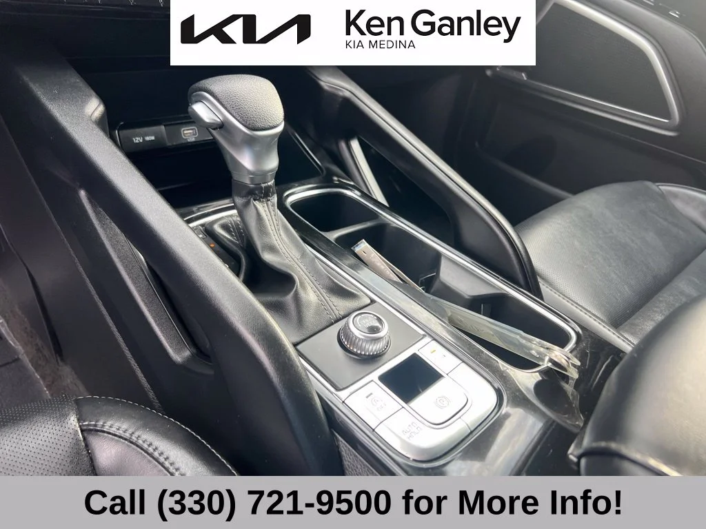 Used 2024 Silver Kia LX image 33