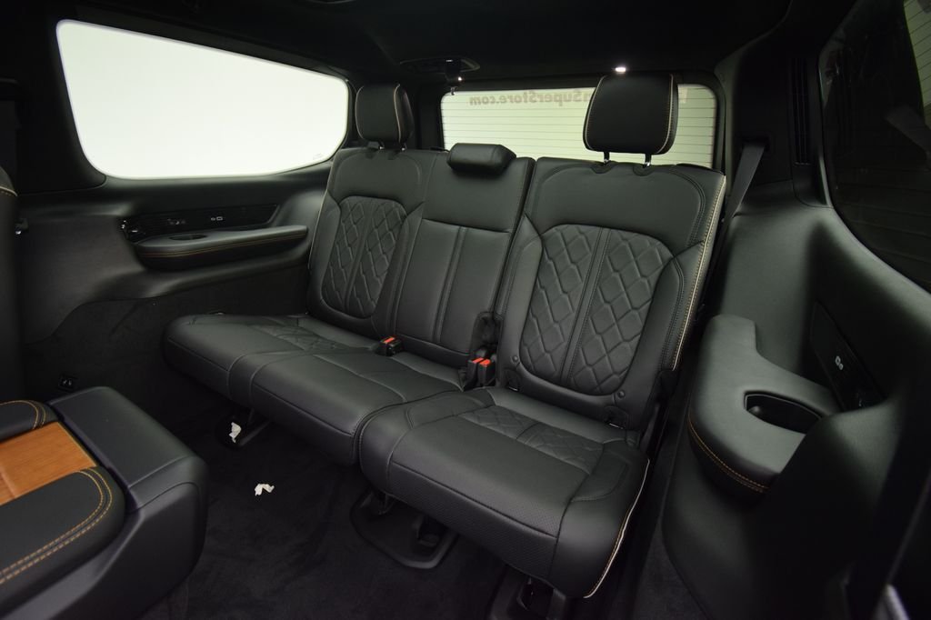 New 2026 Bright White Clearcoat Jeep Summit Reserve image 41