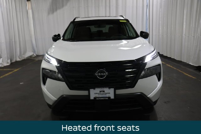 2026 Nissan Rogue Dark Armor - Photo 9