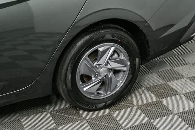 New 2026 Amazon Gray Hyundai SE image 11