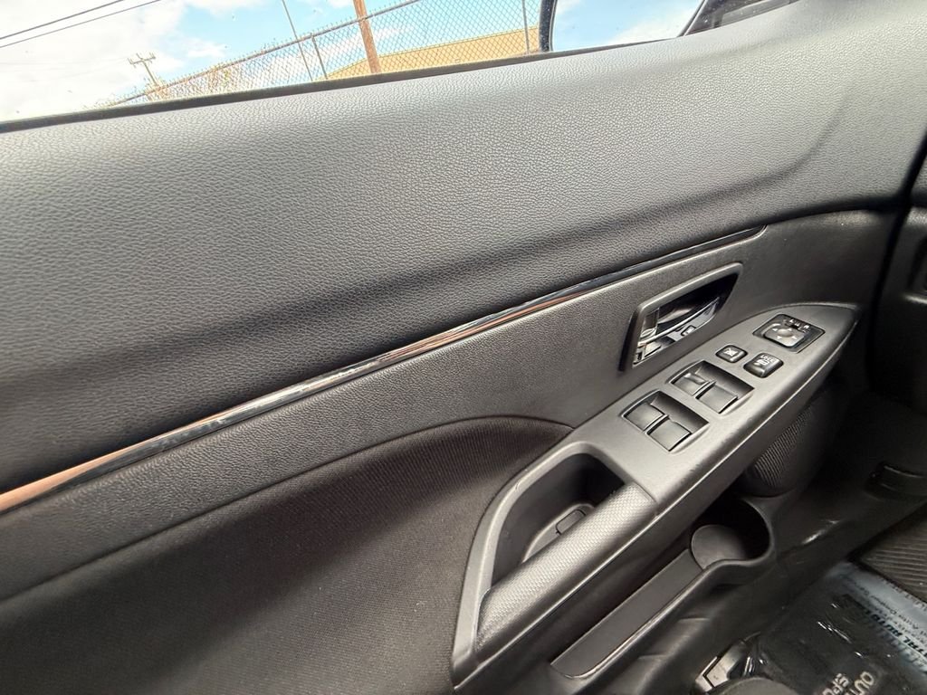 Used 2026  Mitsubishi 2.0 ES image 11