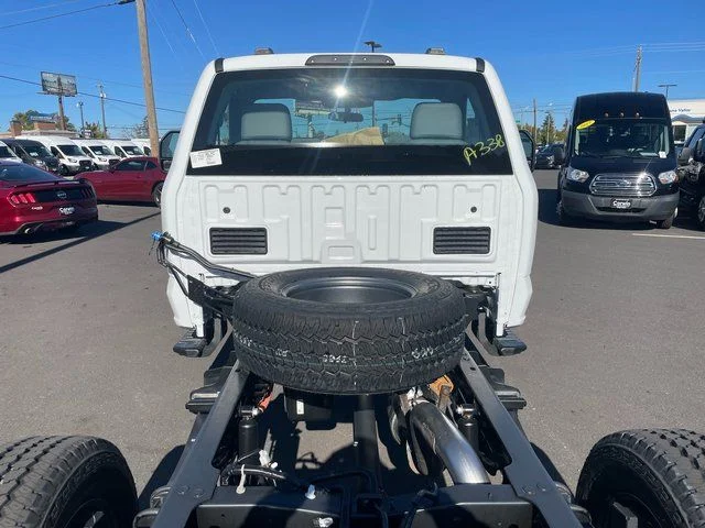 2026 Ford F-350 Super Duty Chassis Cab XL - Photo 12