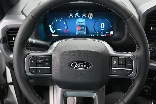 New 2026 Oxford White Ford XLT image 10