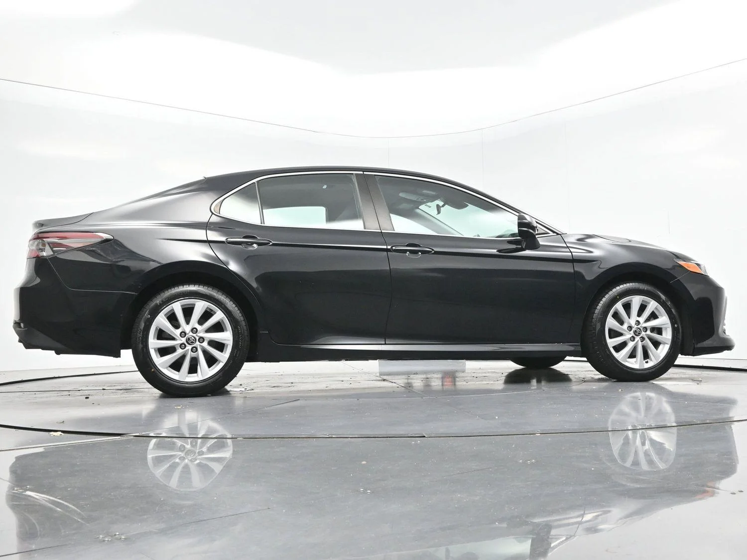 Used 2022 Midnight Black Metallic Toyota LE image 47