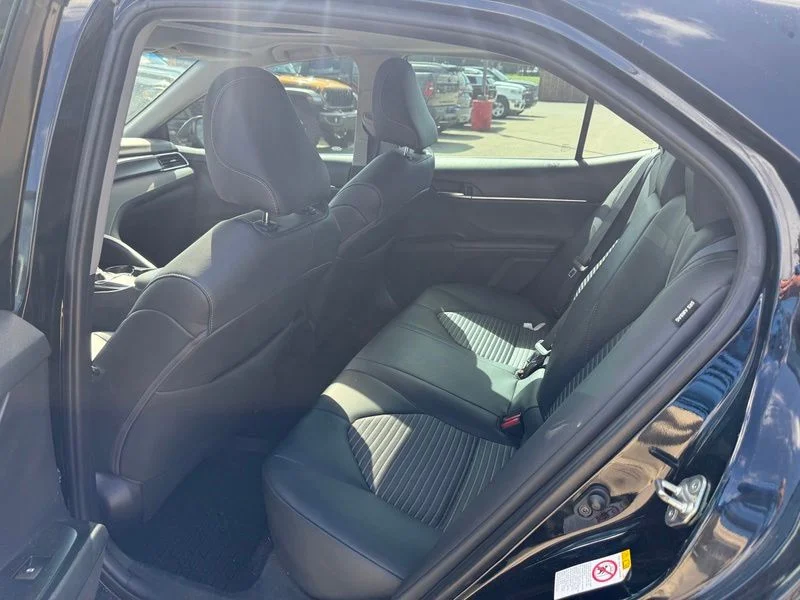 Used 2018 Black Toyota SE image 6