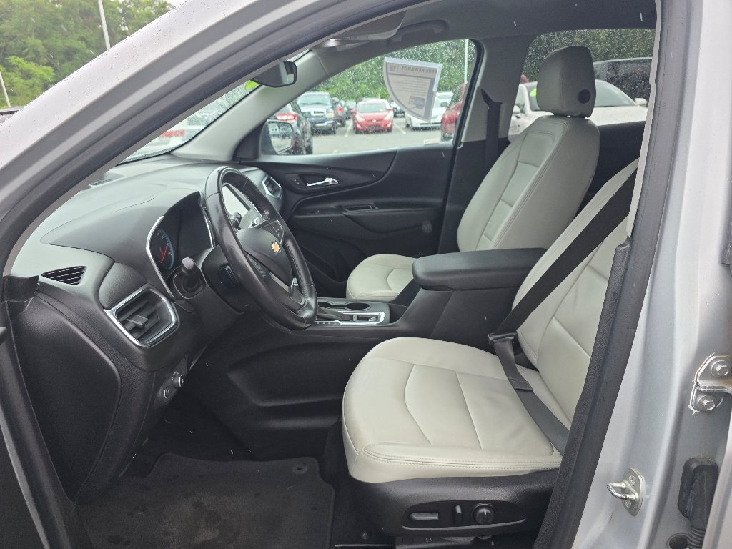 Used 2018 Silver Ice Metallic Chevrolet LT image 33