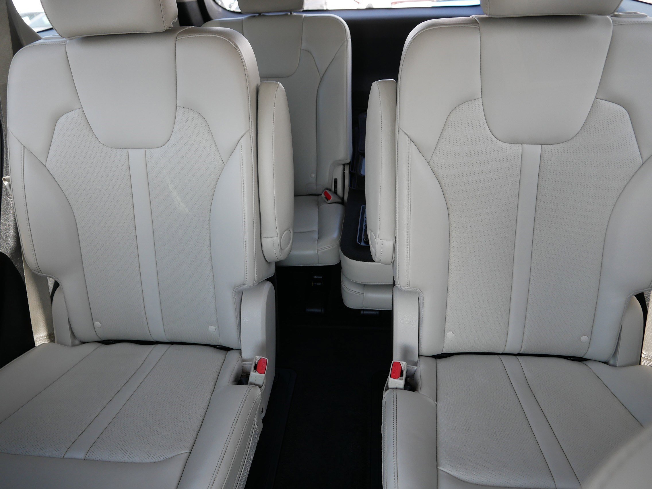 Certified Used 2023 Everlasting Silver Kia SX image 13