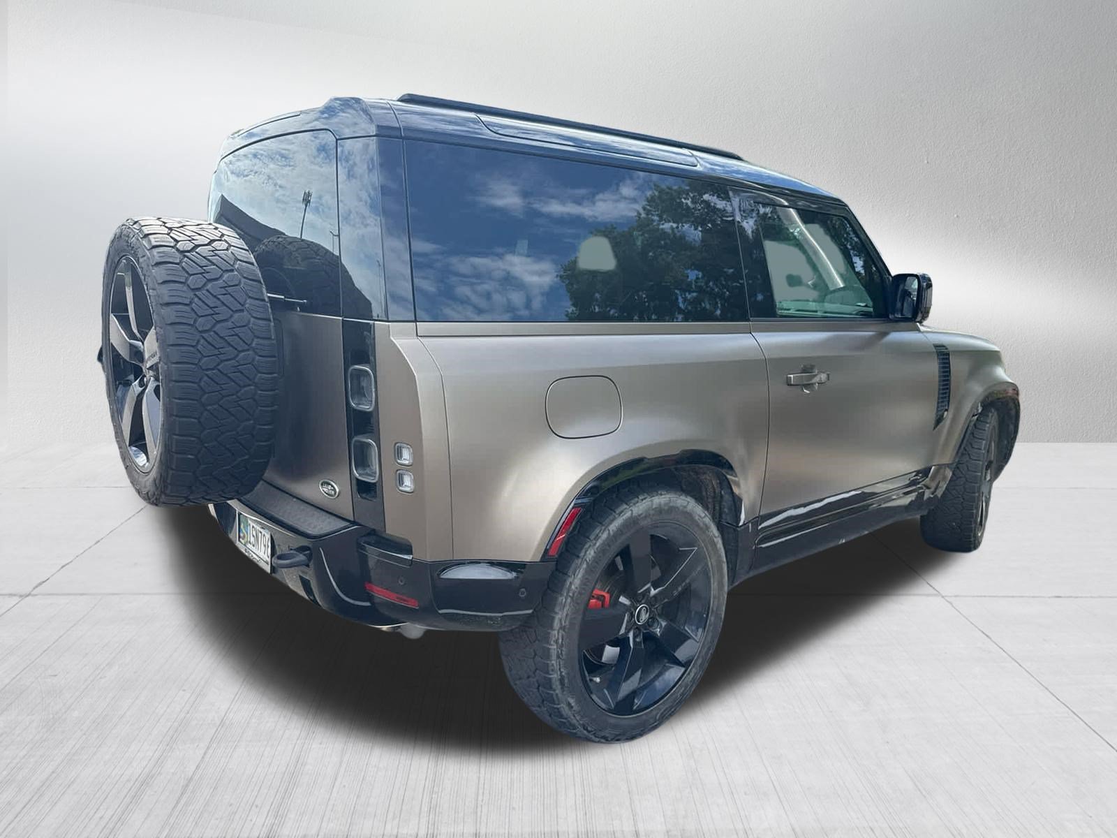 Certified Used 2023 Gondwana Stone Metallic Land Rover X image 4