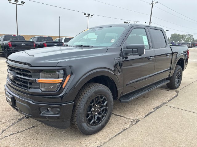 New 2026 Agate Black Metallic Ford XLT image 9