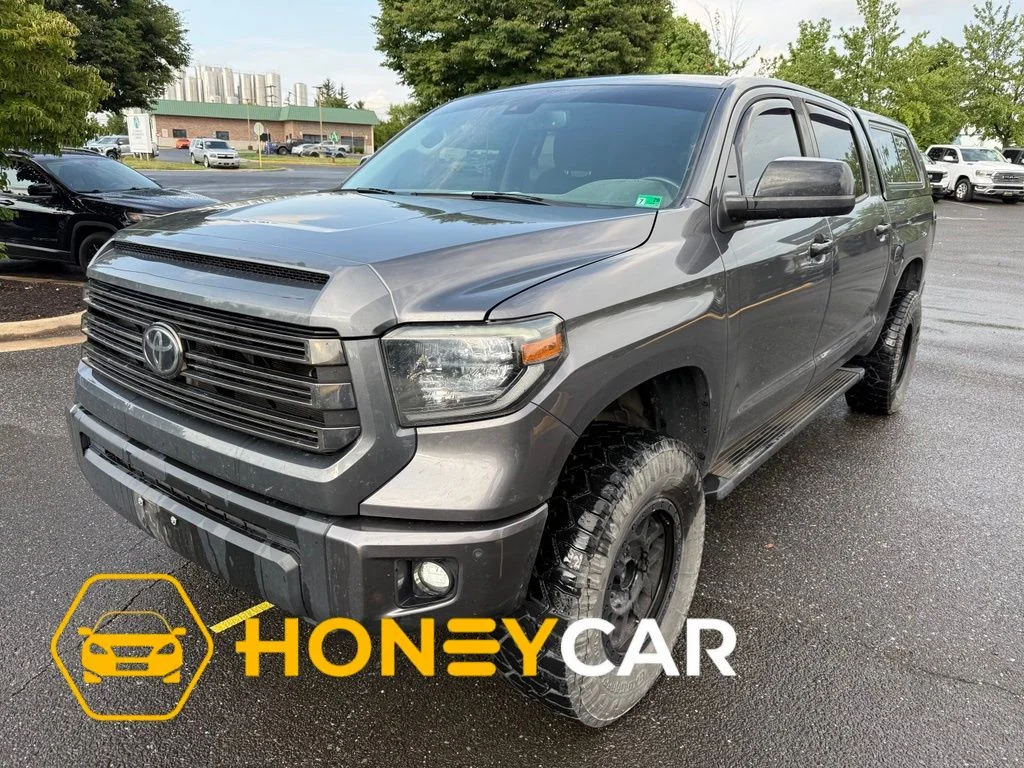 Used 2021  Toyota Limited image 1