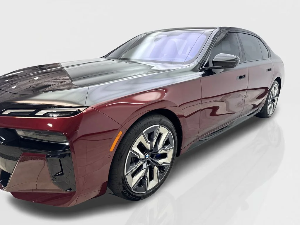 Used 2023 Red BMW xDrive60 image 12