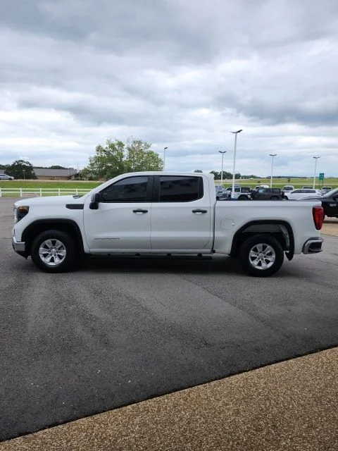 Used 2023 Summit White GMC Pro image 4