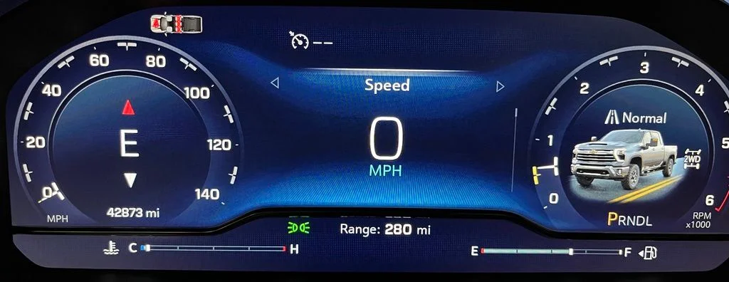Used 2025 Gray Chevrolet LT image 27