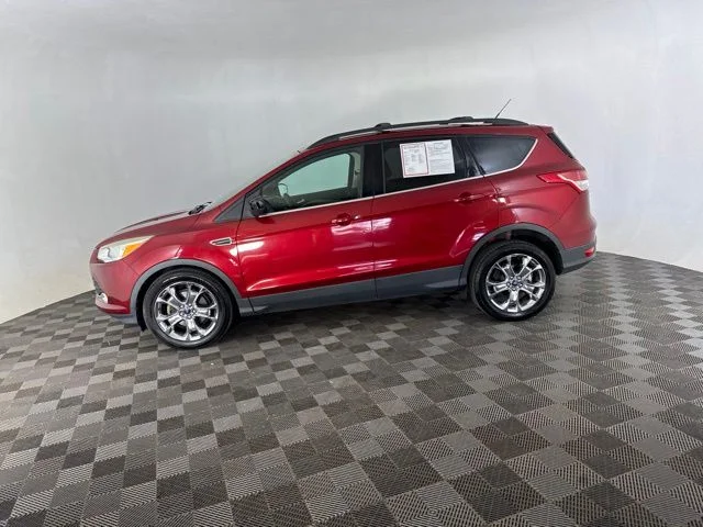 Used 2013 Red Ford SE image 8