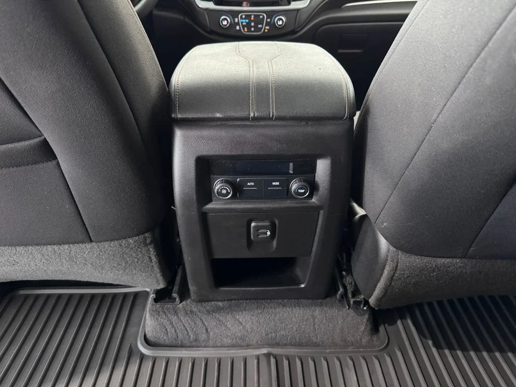 2020 Chevrolet Traverse LS - Photo 27