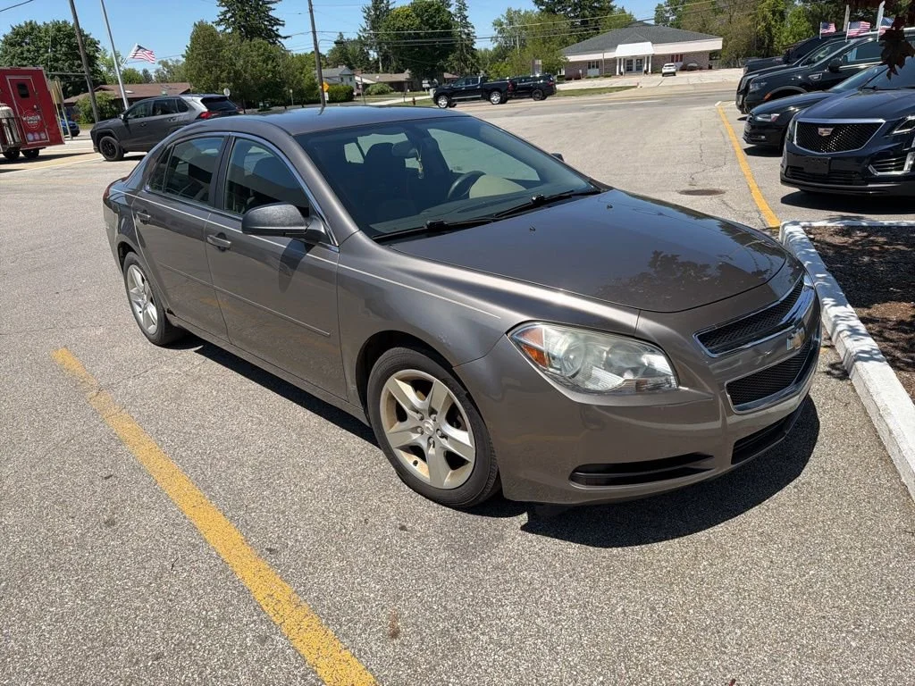 2010 Chevrolet Malibu 1LS's photo