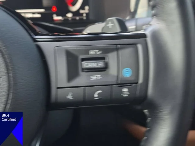 Used 2025 Black Nissan Platinum image 21