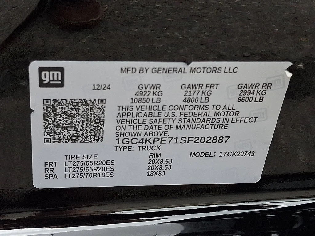 Used 2025 Black Chevrolet LTZ image 28