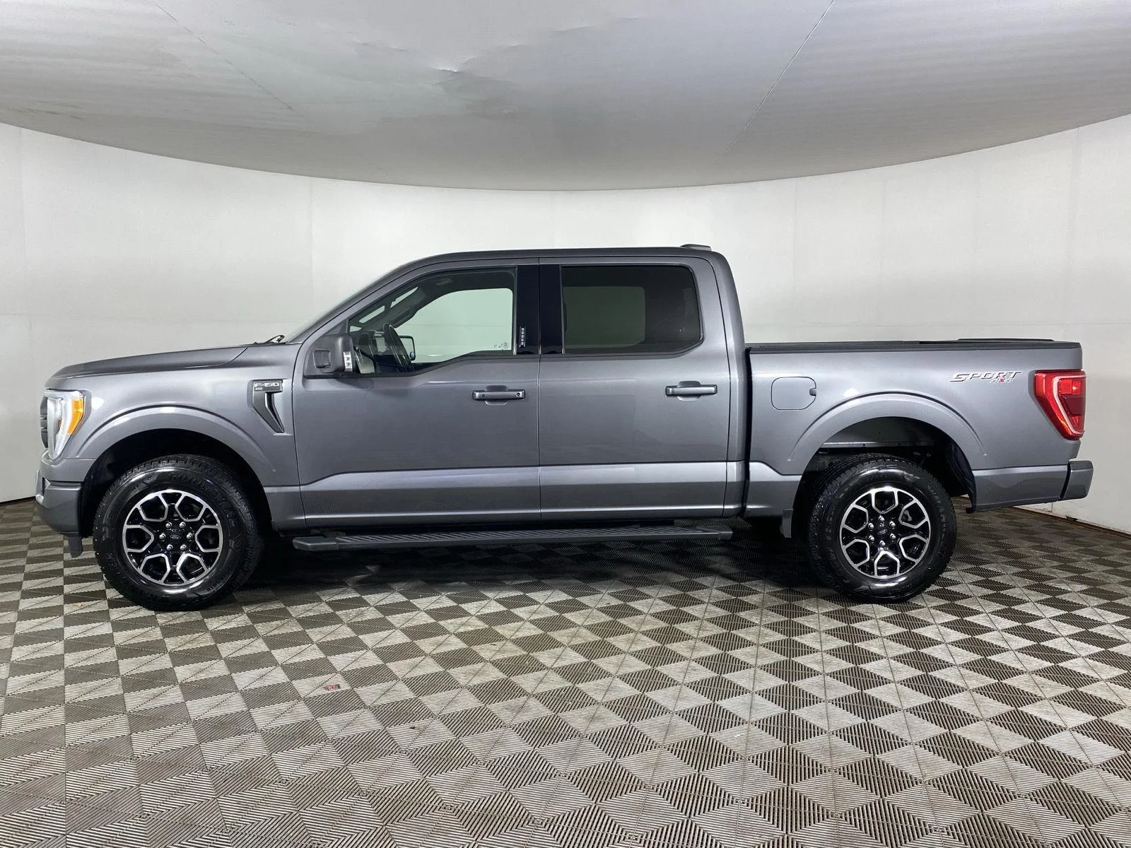 Used 2022 Carbonized Gray Ford XLT image 4