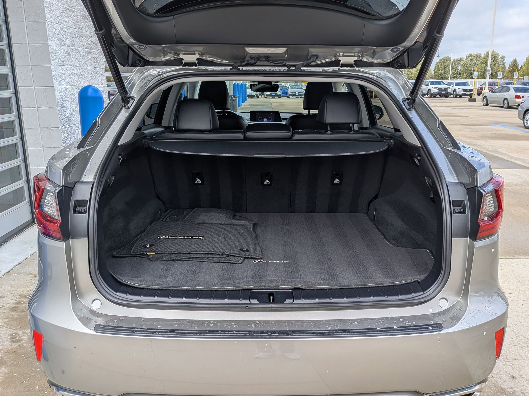 Used 2018 Atomic Silver Lexus 350 FWD image 25