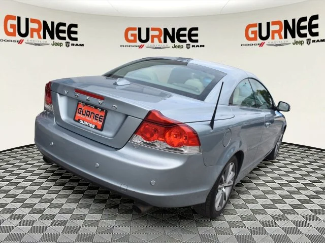 Used 2010 Blue Volvo T5 image 3