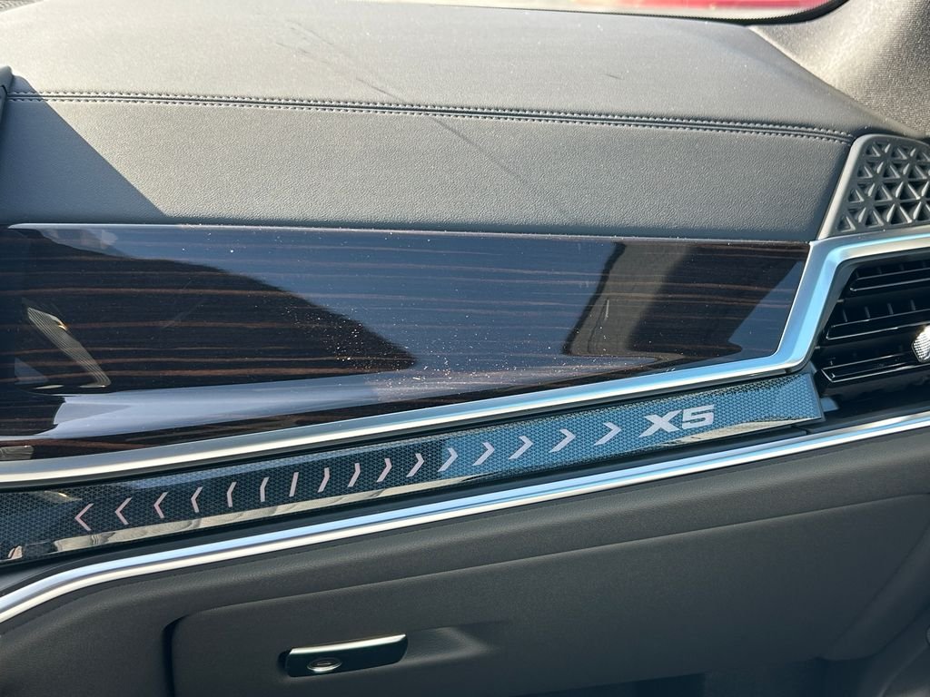 New 2026 Tanzanite Blue II Metallic BMW xDrive50e image 26
