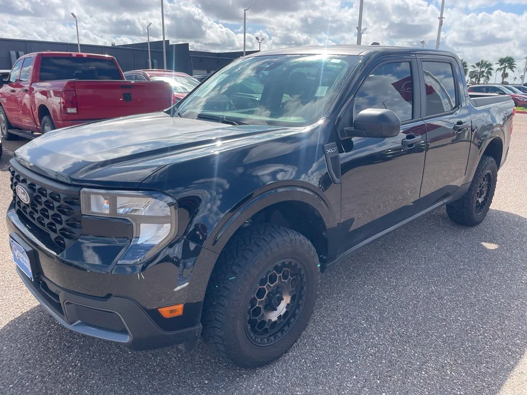 Used 2025 Black Ford XLT image 6