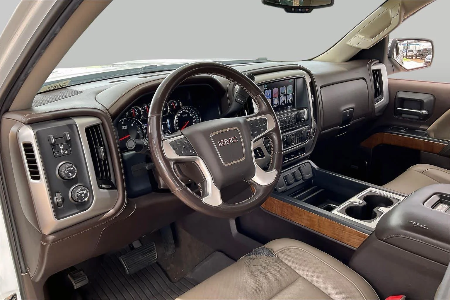 Used 2018 White Frost Tricoat GMC SLT image 16