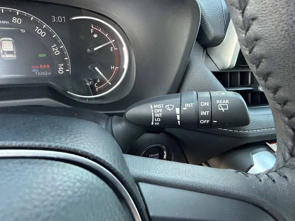 Used 2025 Beige Toyota XLE Premium image 37