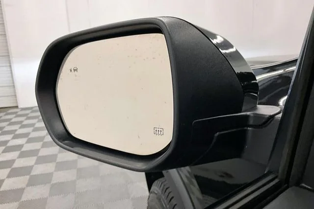 Used 2025 Ebony Twilight Metallic GMC AT4 image 39