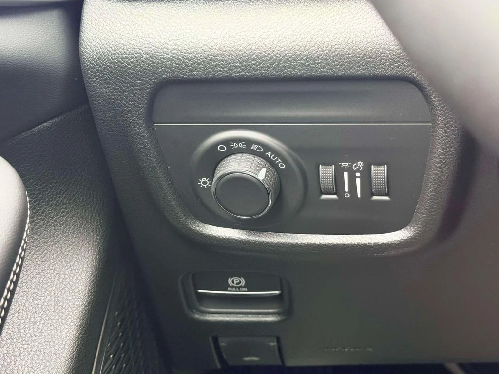 New 2026 Red Jeep Altitude image 19
