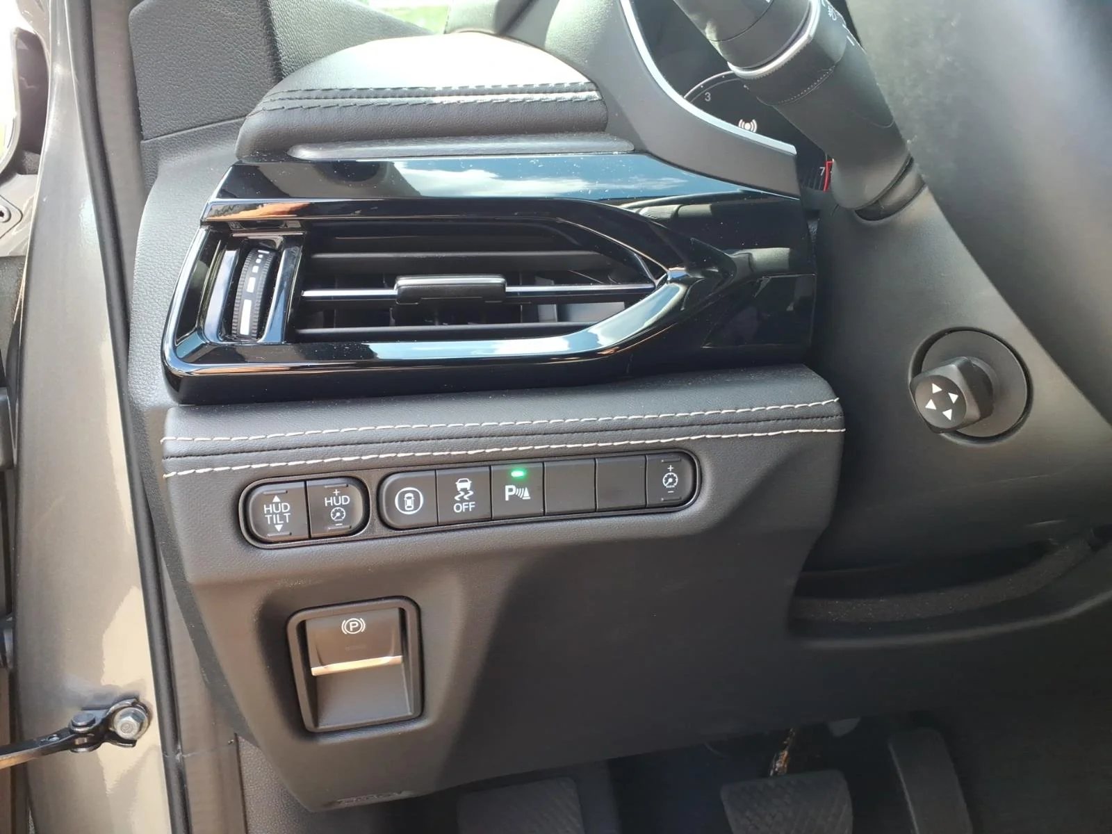 Certified Used 2026  Acura SH-AWD w/Advance image 22
