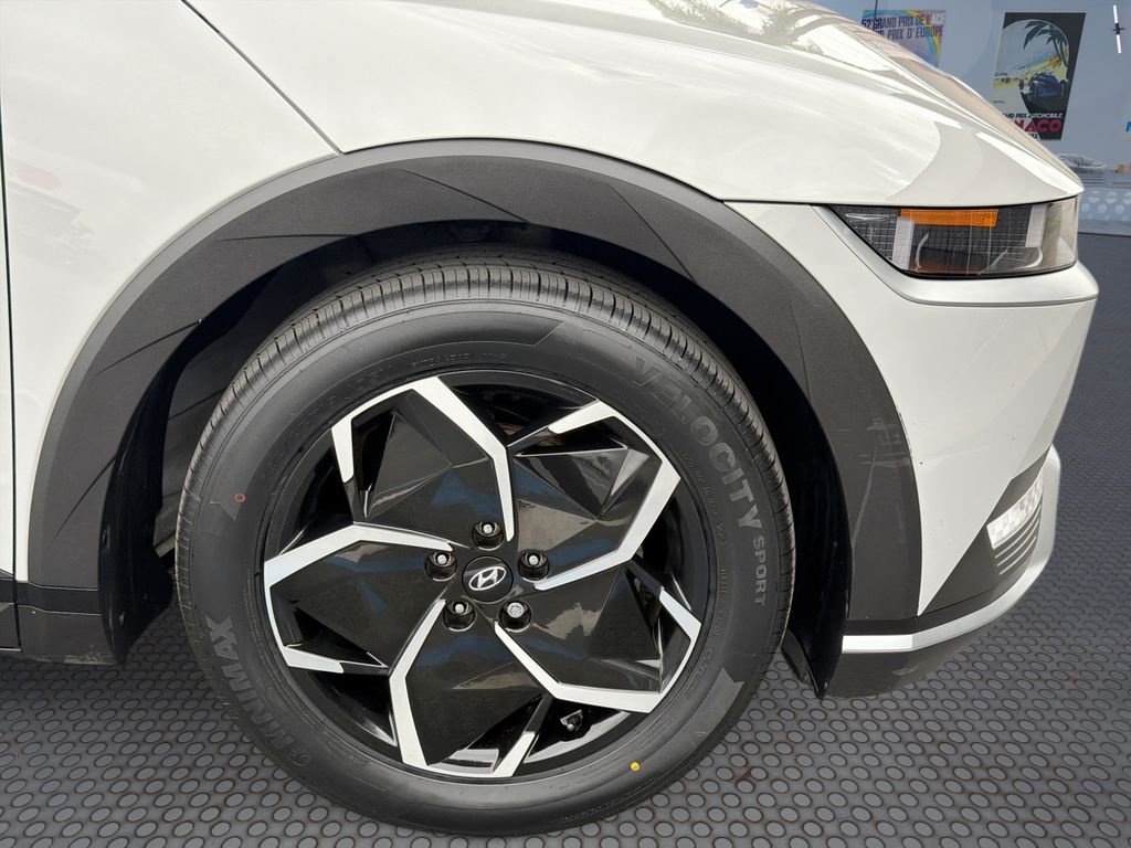 Used 2023 Gray Hyundai SEL image 18