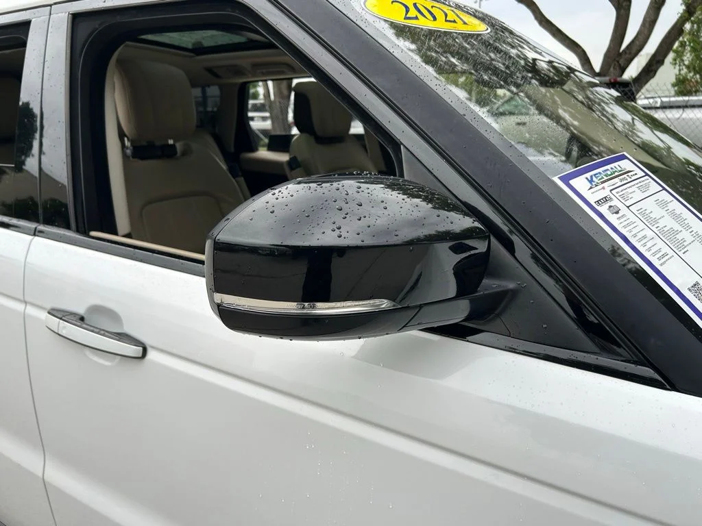 Used 2021 White Land Rover HSE Silver Edition image 47
