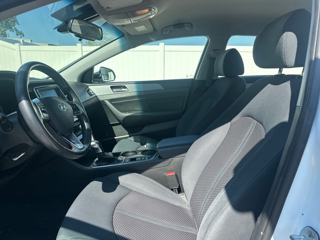 Used 2019 White Hyundai SEL image 10