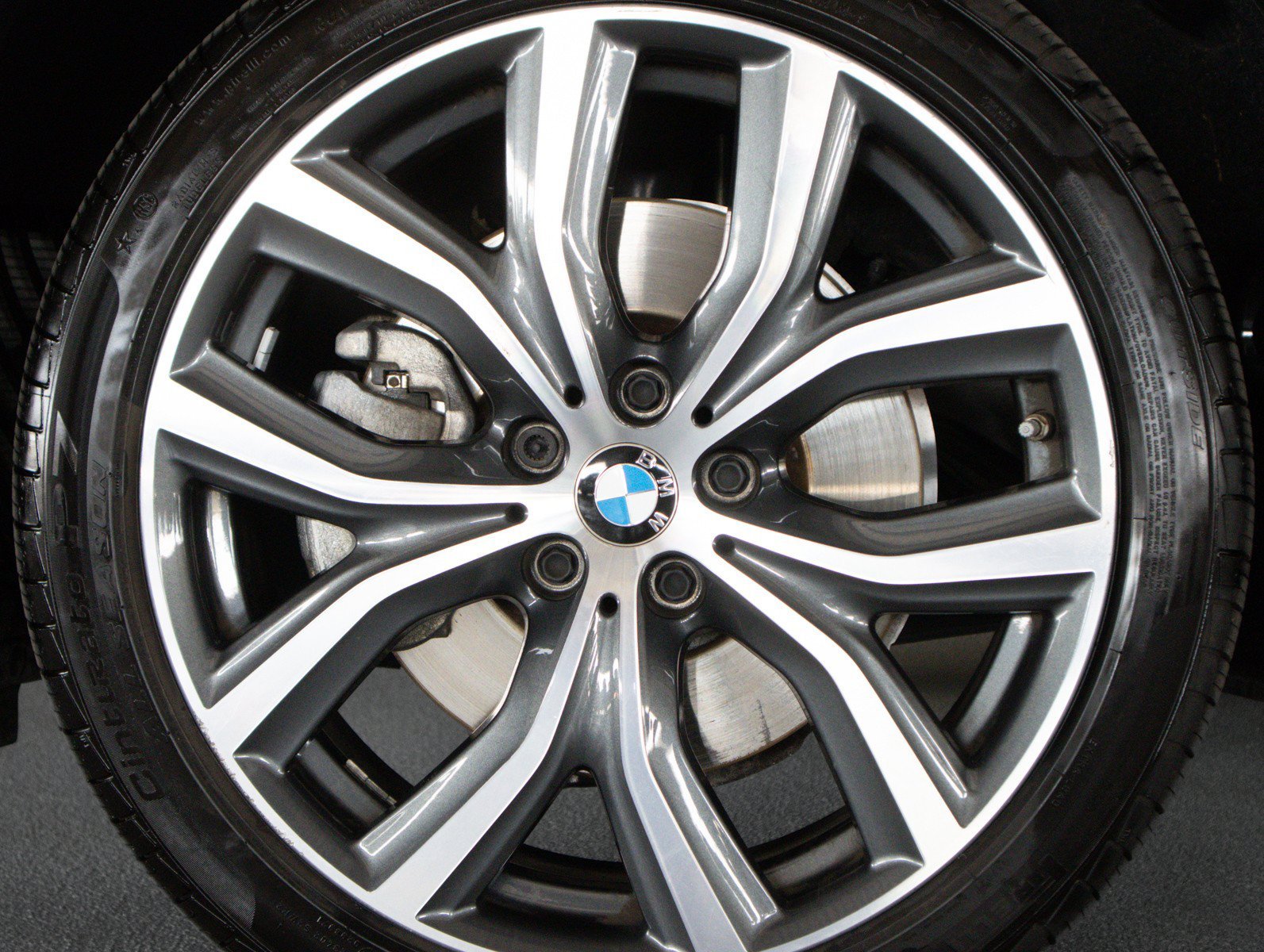 Used 2020 Jet Black BMW sDrive28i image 5