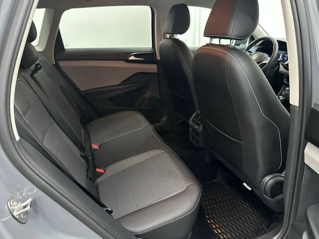Used 2022 Gray Volkswagen 1.5T SE image 23