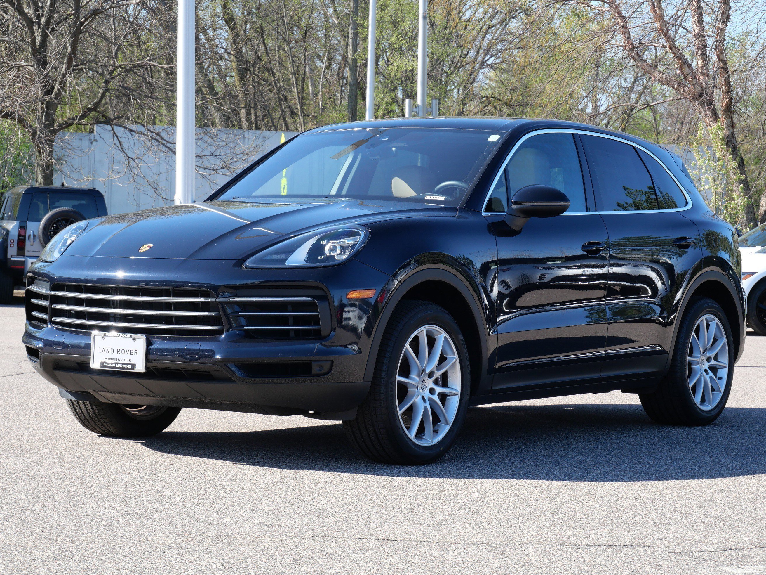 2023 Porsche Cayenne Platinum Edition's photo