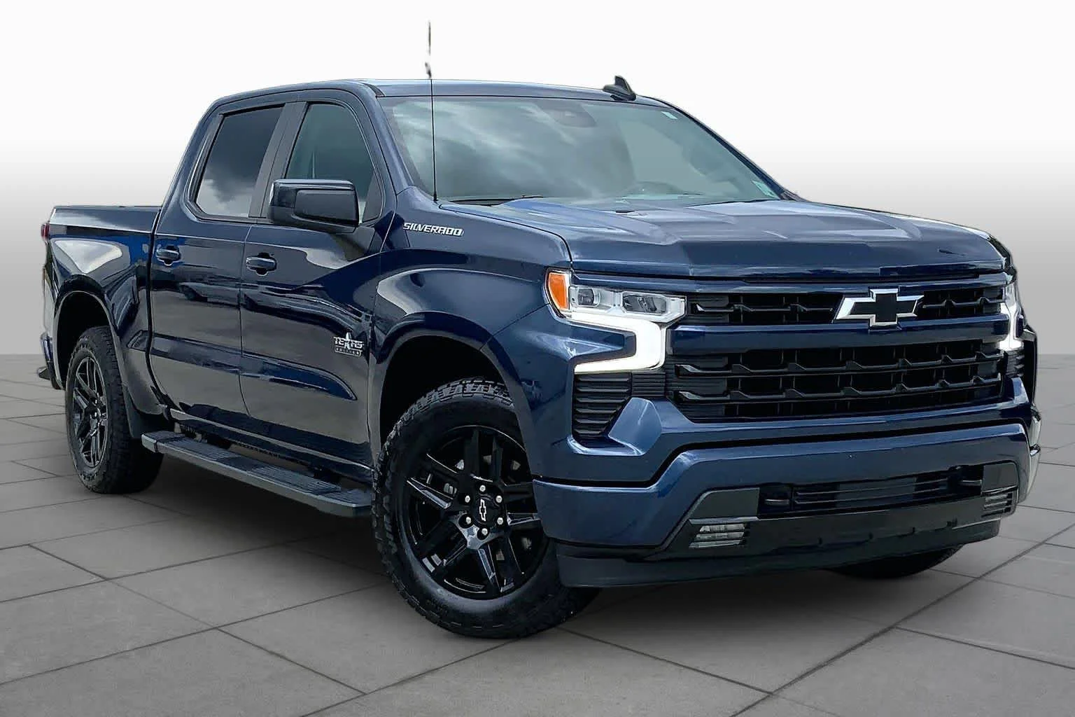 Used 2023 Northsky Blue Metallic Chevrolet RST image 3