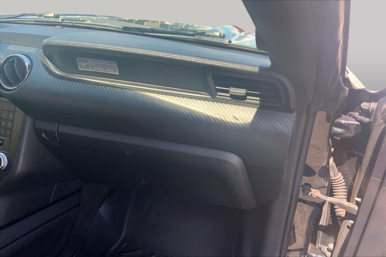 Used 2015 Black Ford V6 image 18