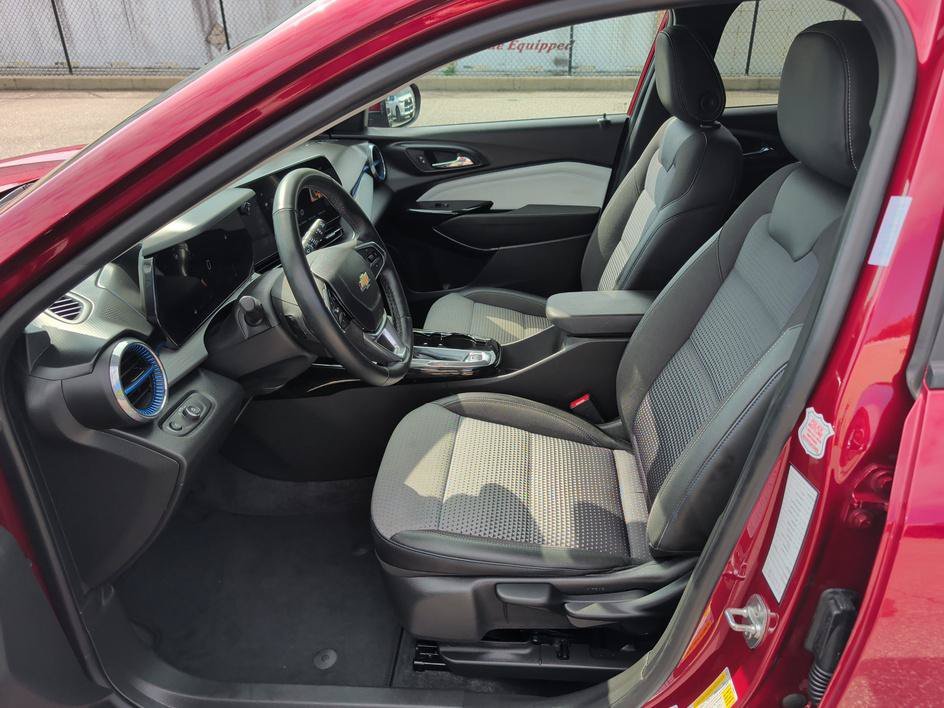 Used 2025 Crimson Metallic Chevrolet LT image 8