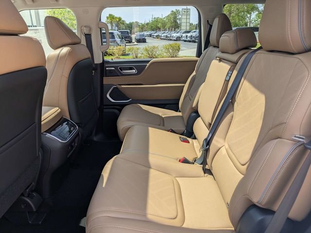 New 2026 RADIANT WHITE INFINITI Luxe 2WD image 14