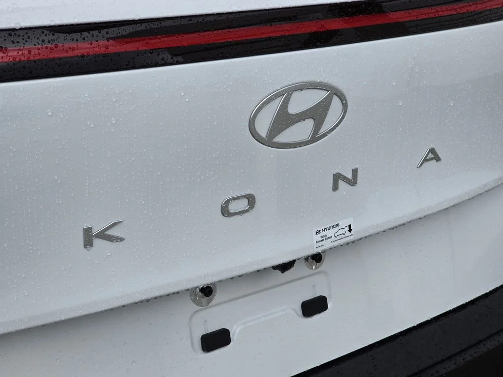 New 2027 White Hyundai SE image 6