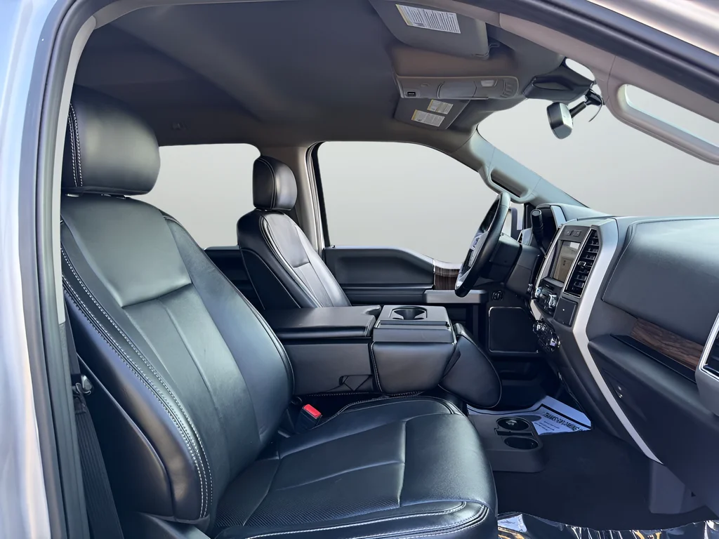 Used 2019 Silver Ford Lariat image 27